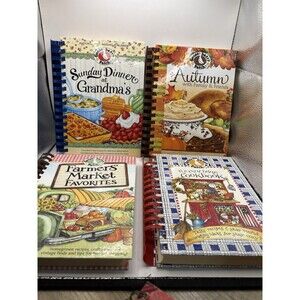 Gooseberry Patch Cookbooks Lot of 4 Hardcover Spiral book Plus Christmas Journal